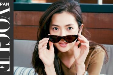 中村アンのバッグの中身を公開!ヘルシーボディを維持する秘訣とは? | In The Bag | VOGUE JAPAN 中村アンのバッグの中身を公開!ヘルシーボディを維持する秘訣とは? | In The Bag | VOGUE JAPAN