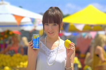 いいなCM　サントリー　カロリ。　佐々木希　YOU　「フルーツ市場」篇
