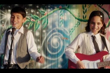 『歌声にのった少年』映画オリジナル予告編