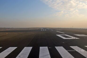Haneda Airport D-runway takeoff / 羽田空港D滑走路 機内から見た離陸シーン（スターフライヤー）