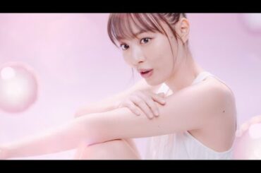 内田理央、ぷるんと潤い美肌をさらりとリフレシュ！／「ジョンソンボディケア リフレッシュジェル」CM
