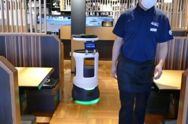 配膳ロボットServi すれ違いのデモ 焼肉きんぐ 板橋前野町店