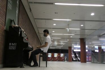 サイモンとガーファンクル＆ビージーズ　名曲即興メドレー  by　ピアノ即興詩人かわせひろし♪　2020/10/25　馬車道駅BMIストリート・ピアノ