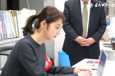 佐々木希さん、初めて「編集長」席に