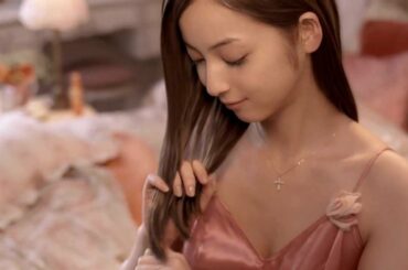 佐々木希 CM 花王 エッセンシャル カラーをくりかえす篇 30s