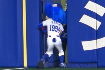 ラガーマン風の猛ダッシュで帰宅するドアラ(2021/04/17)