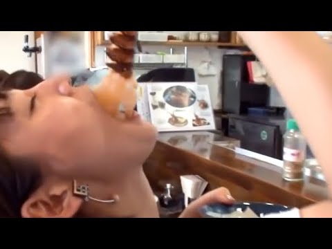 豪快!伊勢海老を食う吉岡里帆 豪快!伊勢海老を食う吉岡里帆