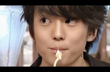 Kentaro Ito’s special skill is to tie udon with his tongue. 😜😝😋 [伊藤健太郎の特技にTOKIO長瀬智也が大興奮]