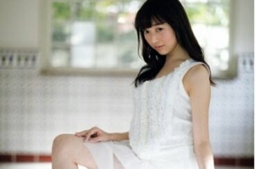 欅坂46・佐藤詩織、いきなりの表紙&巻頭グラビアに抜擢！