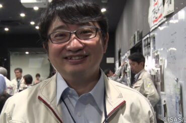 第2回タッチダウンに成功した直後の佐伯プロジェクトエンジニアへのインタビュー (C)ISAS/JAXA