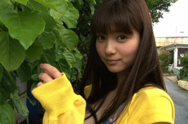 美しすぎる若手女優、新川優愛の貴重なビキニ姿を大公開!!