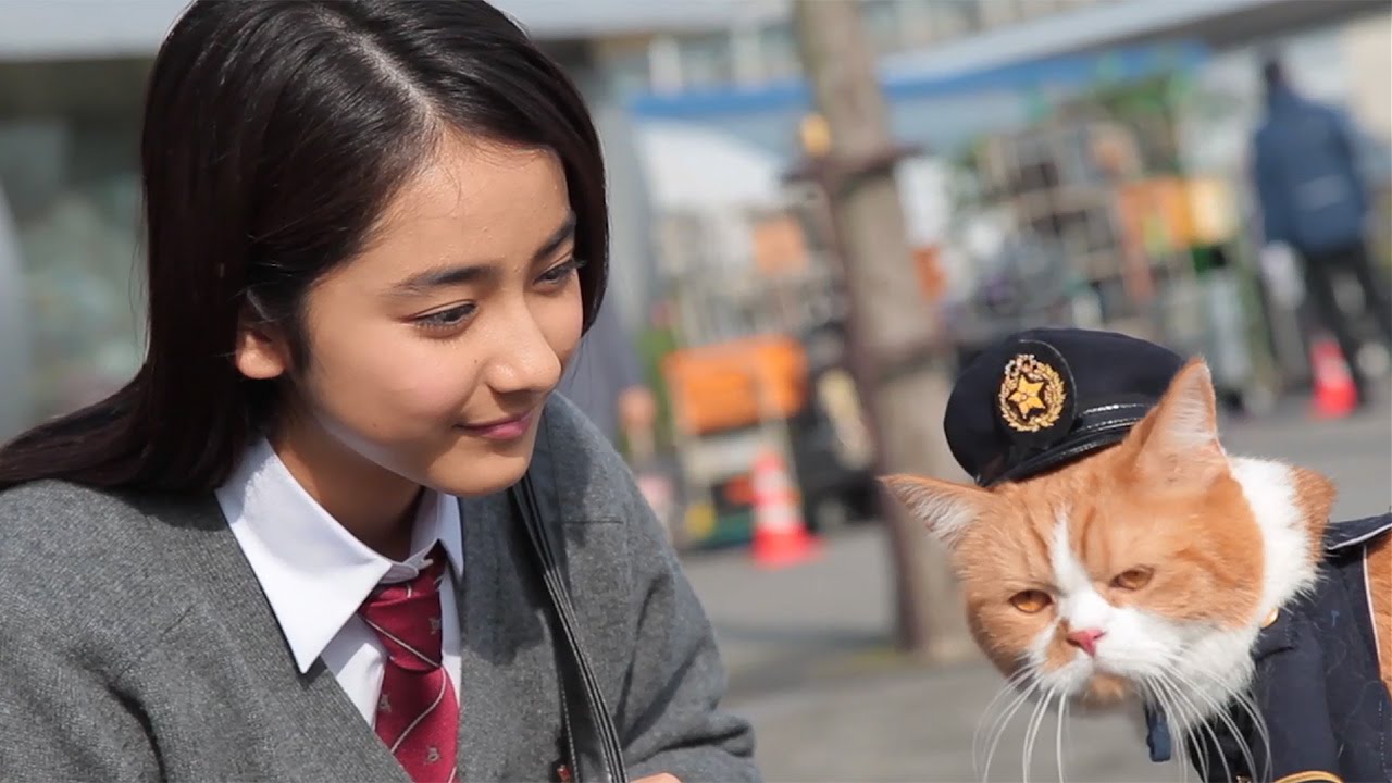 ふてニャン、CMで平祐奈にプロポーズ?警官姿も披露!「ワイモバイル」新CM「ネコのおまわりさん」編