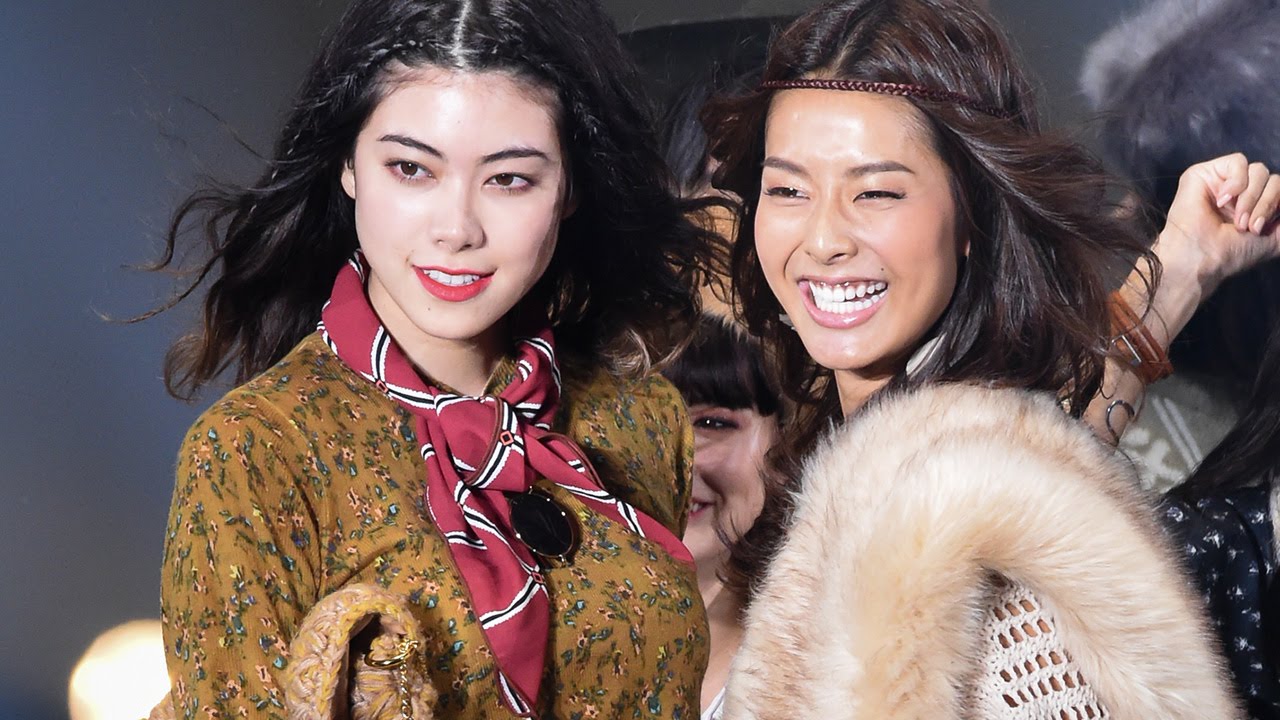 すみれ、森星がTGCに登場!「TGC2015 AUTUMN/WINTER」(Special Aniversary STAGE)