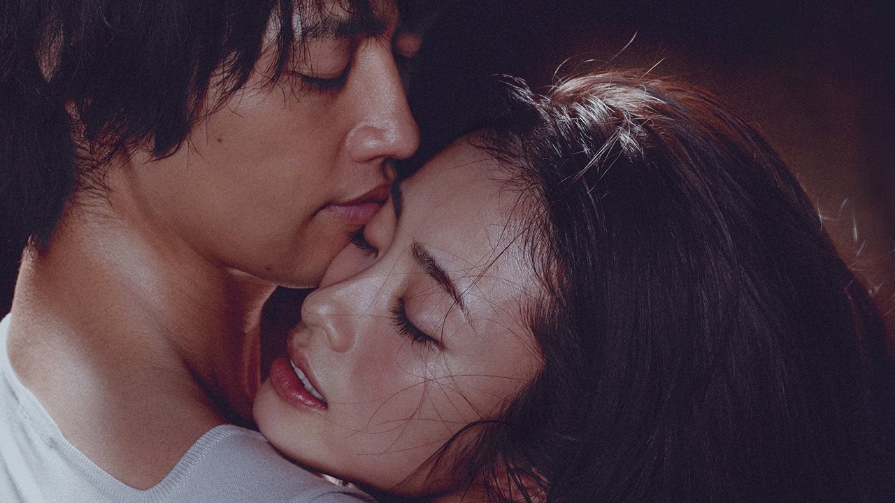 裸の斎藤工が上戸彩にバックハグ… 映画「昼顔」予告編公開