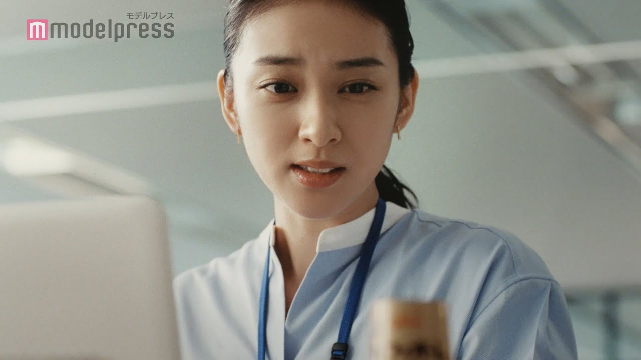 武井咲、誘惑に負ける 江崎グリコ「カフェオーレ」新TVCM「脳みそが求めるの」篇【メイキング&インタビュー】