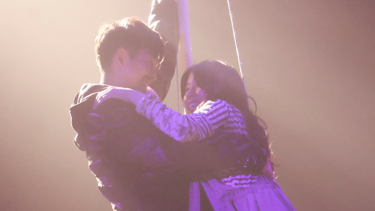 有村架純、仲野太賀と密着し宙を舞う 思わず噴き出すNGシーンも ピッコマ新CM「アメハナカラス」シリーズ第3話メーキング