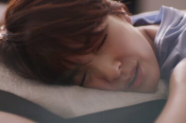 吉瀬美智子、気持ちよさに思わず声… “素”の表情も 「りらくる」新CMが公開