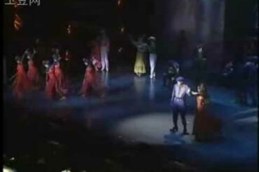姿月あさと in Takarazuka Carmen: Carmen and Jose meet