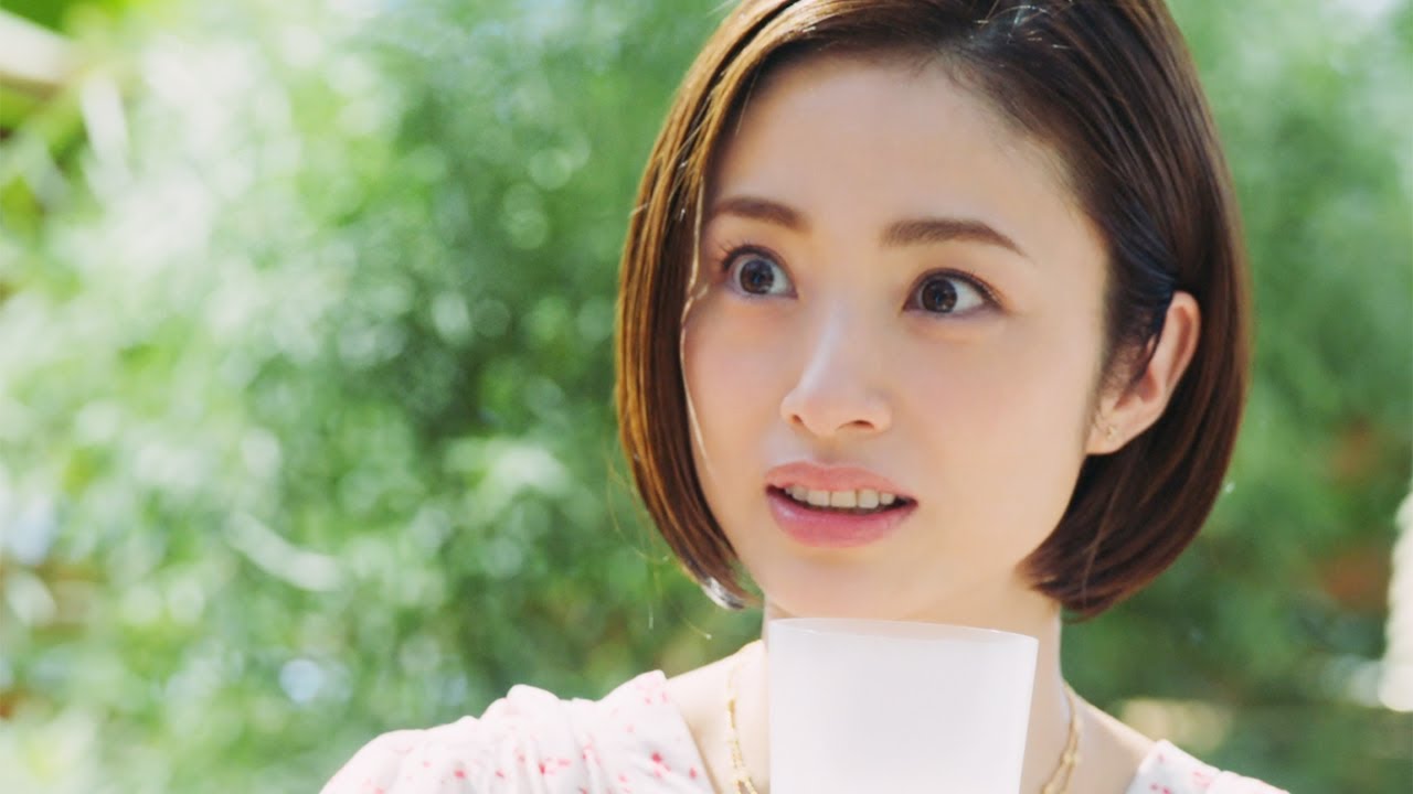 上戸彩、衝撃!?「こんなにおいしかったっけ?」6年ぶり「クリアアサヒ」CM出演 木梨憲武&佐藤栞里と和気あいあい
