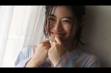飾らない素顔、撮影の裏側を収めた!瀧本美織 2018カレンダーメイキング映像