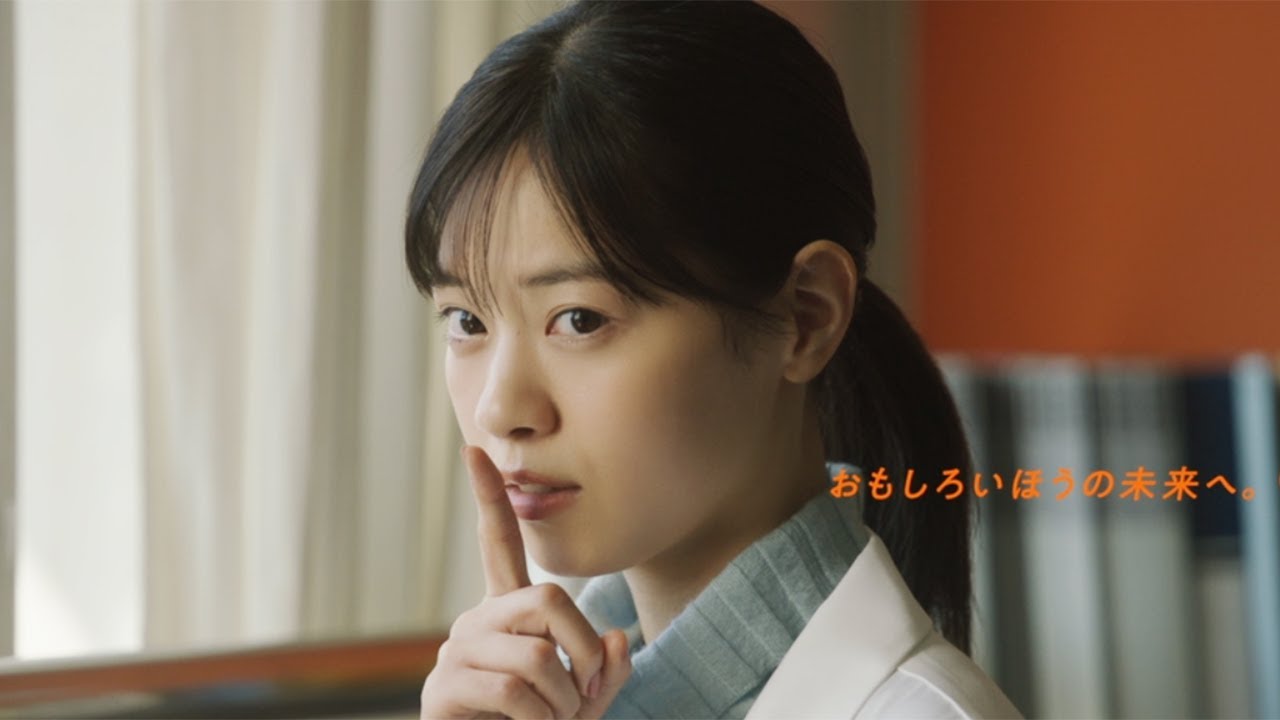 西野七瀬、色気たっぷりの視線に神木隆之介ドッキドキ! au「意識高すぎ!高杉くん」新CM「テストの解答」編