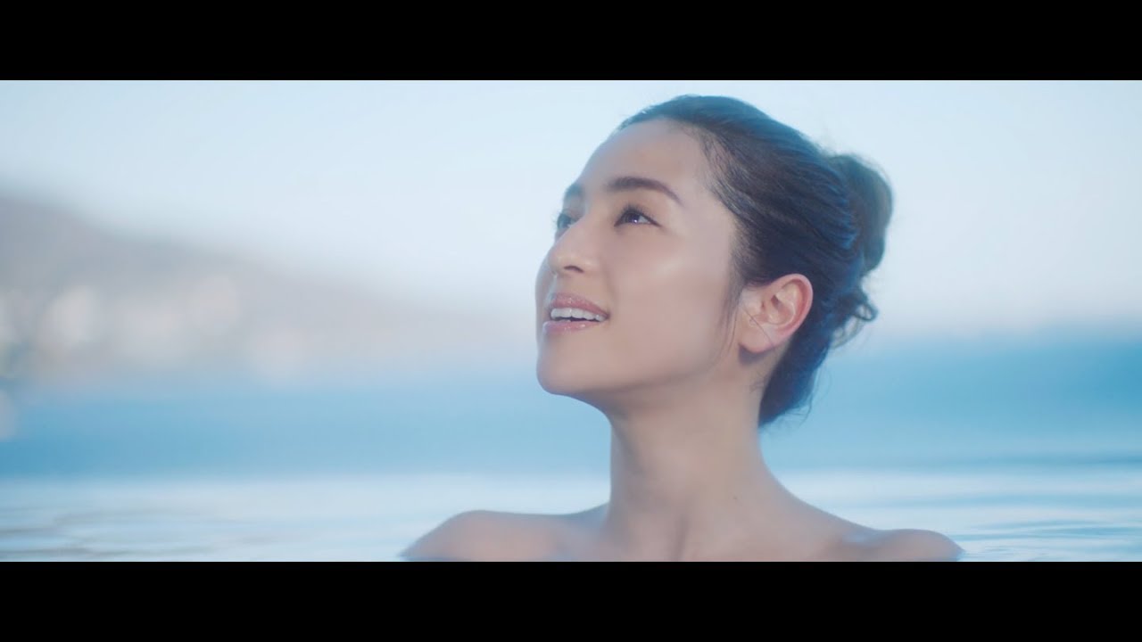 中村アン、絶景露天で癒しショットを披露 「ATAMI BAY RESORT KORAKUEN 」新TVCM「おでかけ熱海」