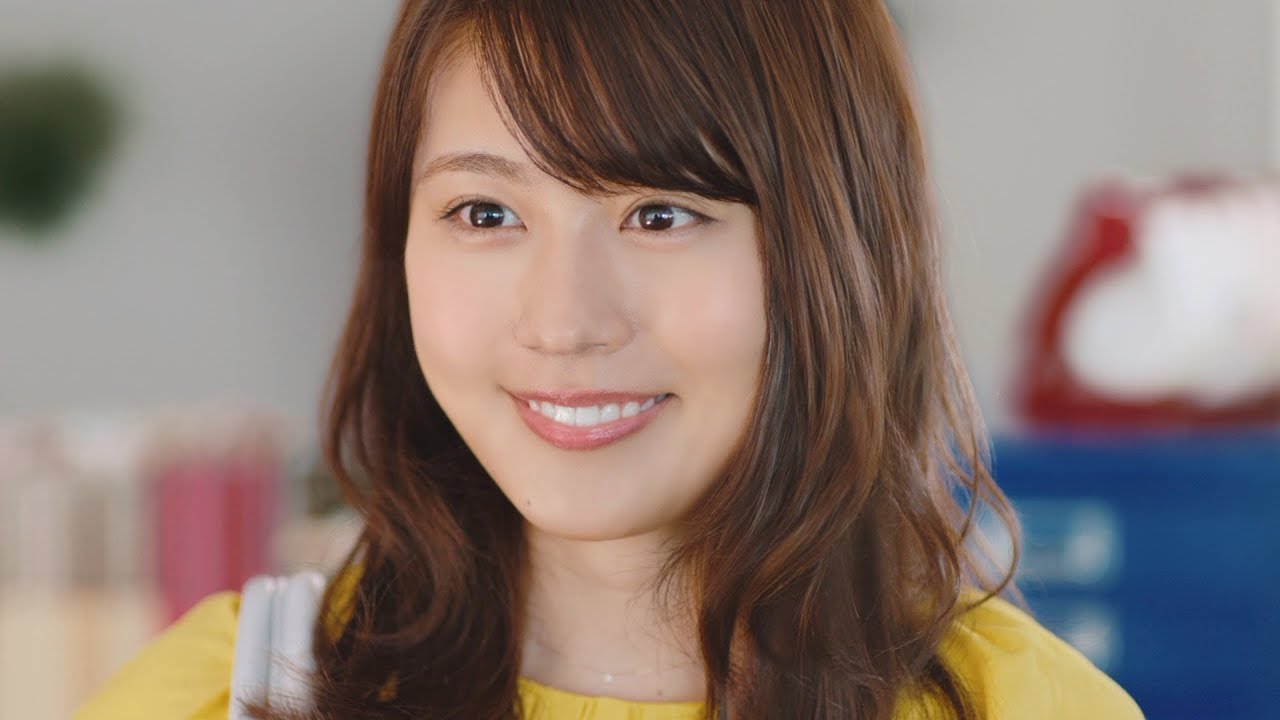 有村架純、大人キレイなニューヘア披露!吉田羊も絶賛の髪型は“ひし形シルエットグレージュほつれウェーブミディ” 『ホットペッパービューティー』新TV-CM「新しい自分見つかる」篇