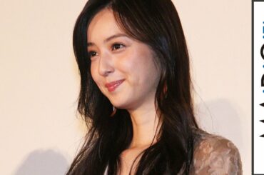 佐々木希、エキゾチックなロングドレスで胸元ちらり 映画「いきなり先生になったボクが彼女に恋をした」完成披露舞台あいさつ1