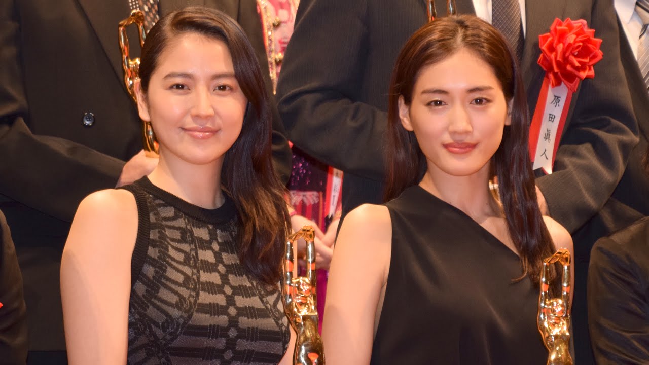 綾瀬はるか&長澤まさみ、”美姉妹”セクシー共演 『第70回毎日映画コンクール』