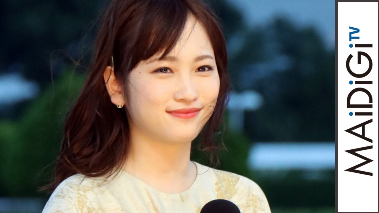 川栄李奈、ギャザーたっぷりワンピで可愛く品良く 真っ赤なネイルがアクセント TCK「帝王賞」トークショー2