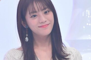 貴島明日香、「ZIP!」お天気キャスターが美脚ちら見せ秋コーデ ニットセットアップで好感度大!