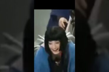 広瀬すず おっぱい 丸見え!