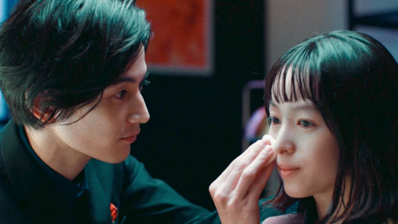 清野菜名、渡邊圭祐にメイクを施され…楽曲はSIRUPが書き下ろした「Change」/資生堂「マキアージュ」ショートフィルム予告+メイキング+インタビュー