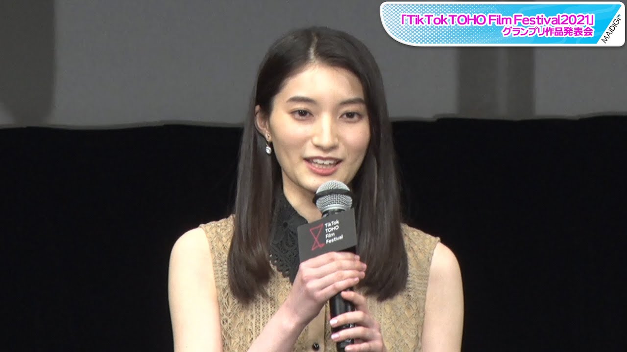 “東宝シンデレラ”井上音生、レースのノースリーブワンピースですらり腕出し 浜辺美波と縦型映画で共演