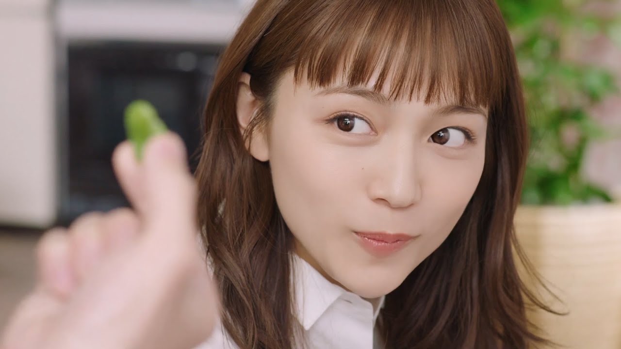 川口春奈, 「miino」新TVCM『食べてミーノ』篇を公開…「女神のようなビジュアルが話題!」