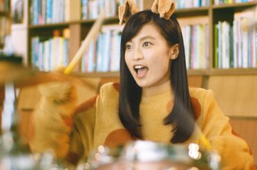小島瑠璃子、犬の着ぐるみ姿でキュートダンス&ドラムを披露!チケットフリマアプリ「チケットキャンプ」新CM