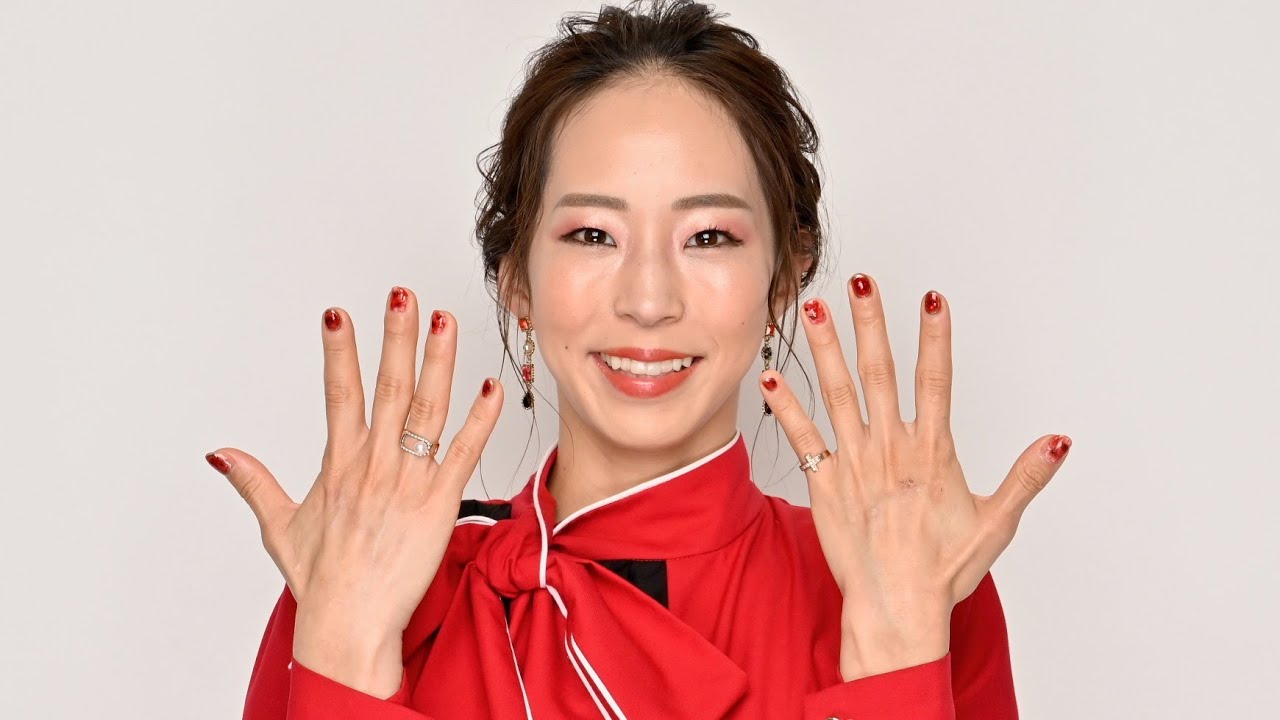 プロフリークライマー野口啓代、勝負ネイルは赤!メダルを獲得した時も/「ネイルクイーン2021授賞式」