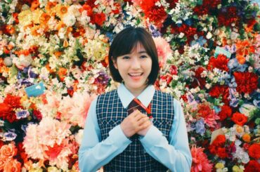 渡辺麻友、アクロバティックな演技や美声を披露 ヤクルトレディWEB動画「ミュージカル」篇&メイキング映像