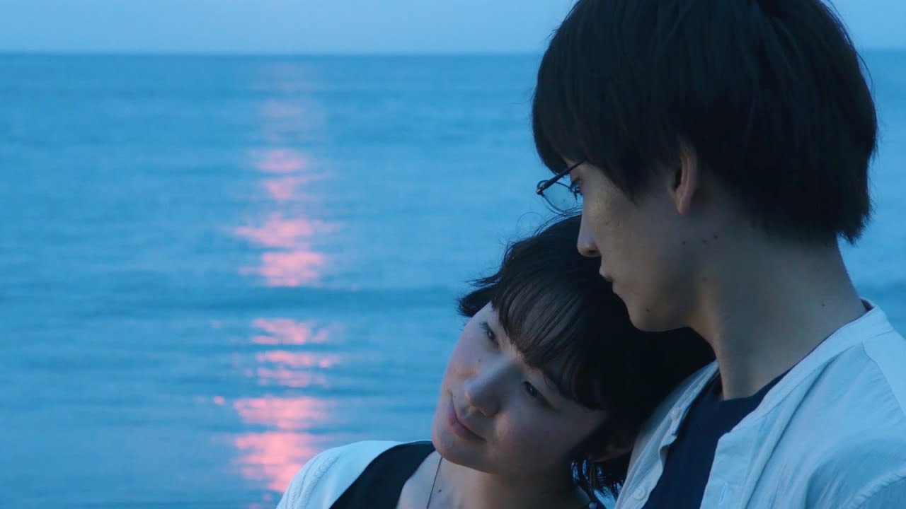 “人妻”黒木華、戸惑う金子大地と甘い海辺デートで徐々に親密に…/映画『先生、私の隣に座っていただけませんか?』本編映像