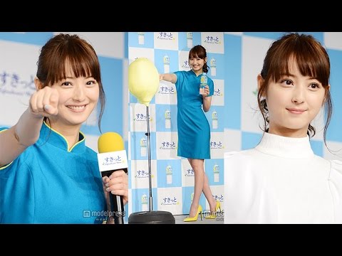 佐々木希、スリットワンピで登場 ストレス解消法を明かす