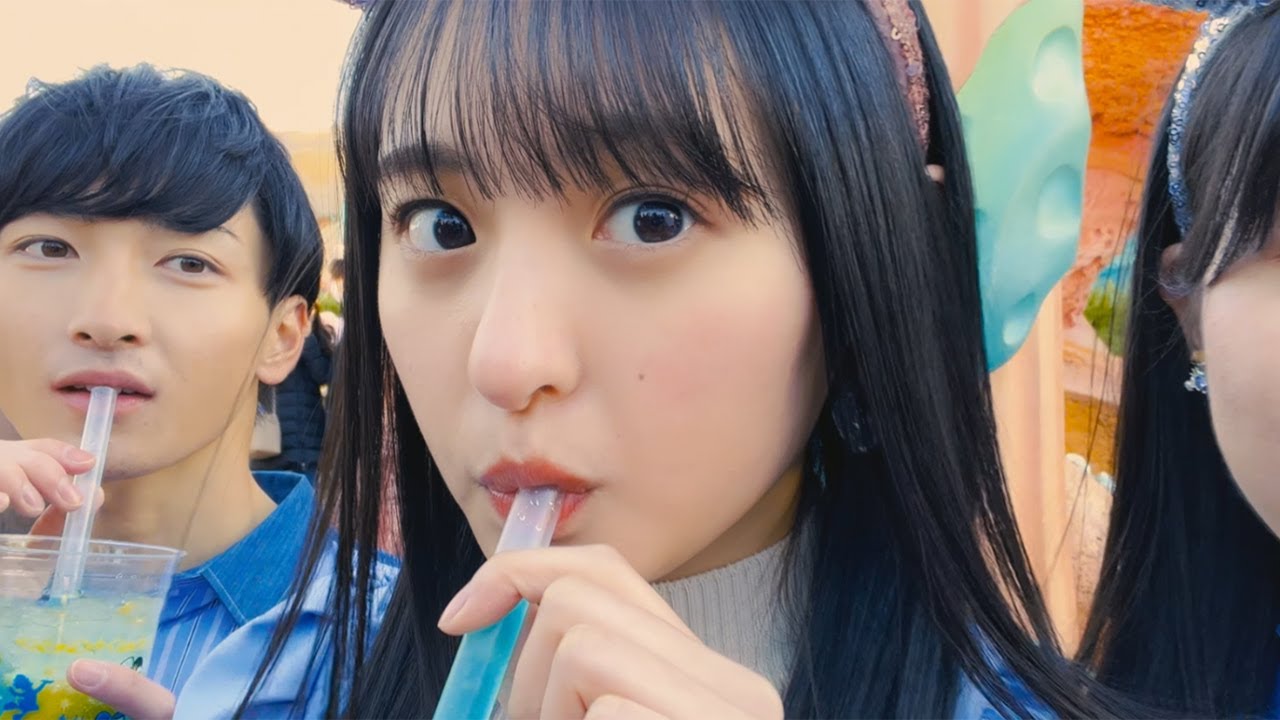 乃木坂46遠藤さくら、友人とおそろいコーデでディズニーシー満喫 サプライズに驚く一幕も! 「ディズニー★JCBカード」新CM