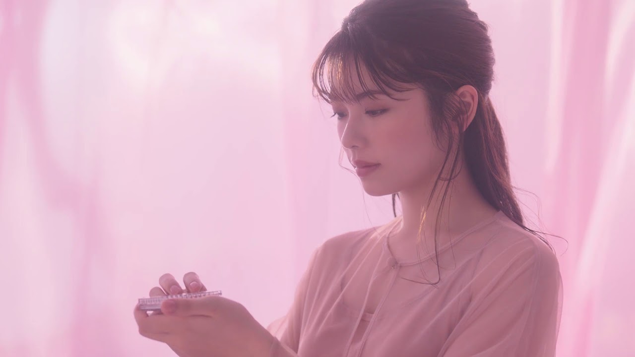 キャンメイクCM 「お花畑篇」30秒 小芝風花 (2020.01)