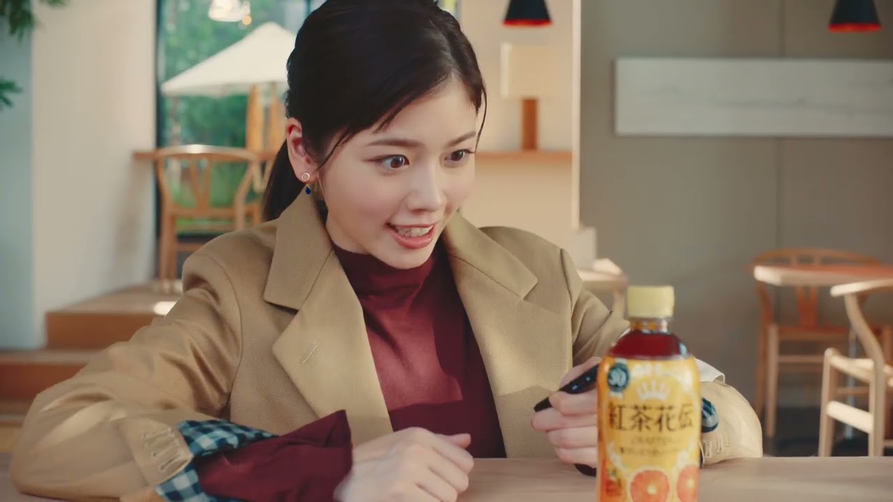 【紅茶花伝】 小芝風花 TVCM「TEA TIMES 大ニュース」篇 30秒 Kochakaden TVCF