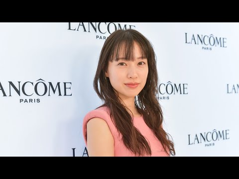 戸田恵梨香、クリスマスに向け「ツリーが欲しい」(イベント ランコム/戸田恵梨香)