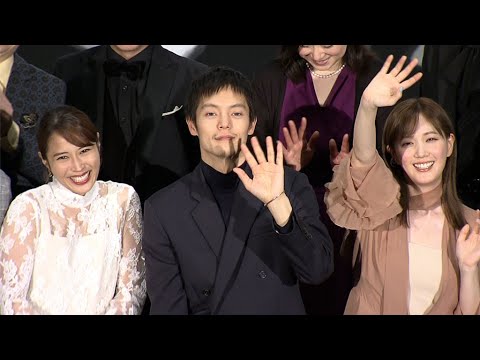 チーム「ラジハ」、舞台あいさつで“ワチャワチャ” 本田翼は大胆に美背中を披露 (完成披露舞台あいさつ 劇場版ラジエ―ションハウス/窪田正孝 本田翼 広瀬アリス 矢野聖人 鈴木伸之 和久井映見)