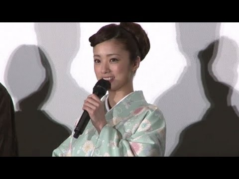 上戸彩、着物姿で登場!「武士の献立」完成披露試写会(1)