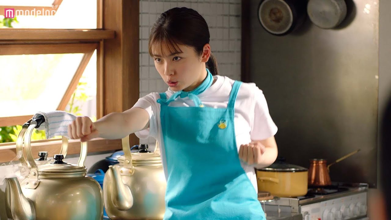 小芝風花、かまいたちの「うまぁ」に可愛くガッツポーズ!「やかんの麦茶」新CM