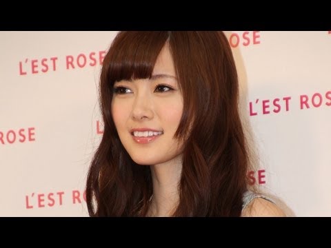 乃木坂46・白石麻衣登場! 「L'EST ROSE」初CM発表会