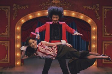 斎藤工&泉里香、個性豊かな“職業コスプレ8変化姿”披露 求人サイト『Indeed』新TV-CM「仕事さがし」篇&「バイトさがし」篇