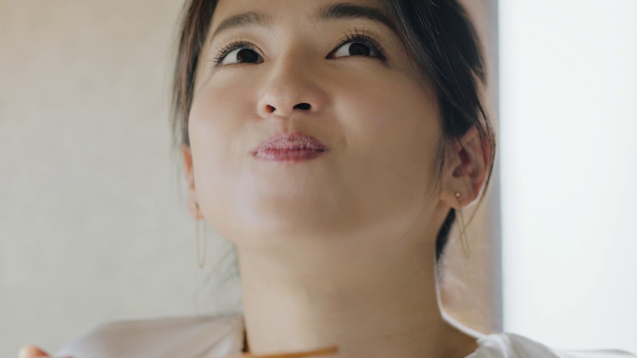 中村アン、スープはるさめを食べて自然と笑顔が生まれる スープはるさめ「おにぎりと、笑顔がある場所に。」篇